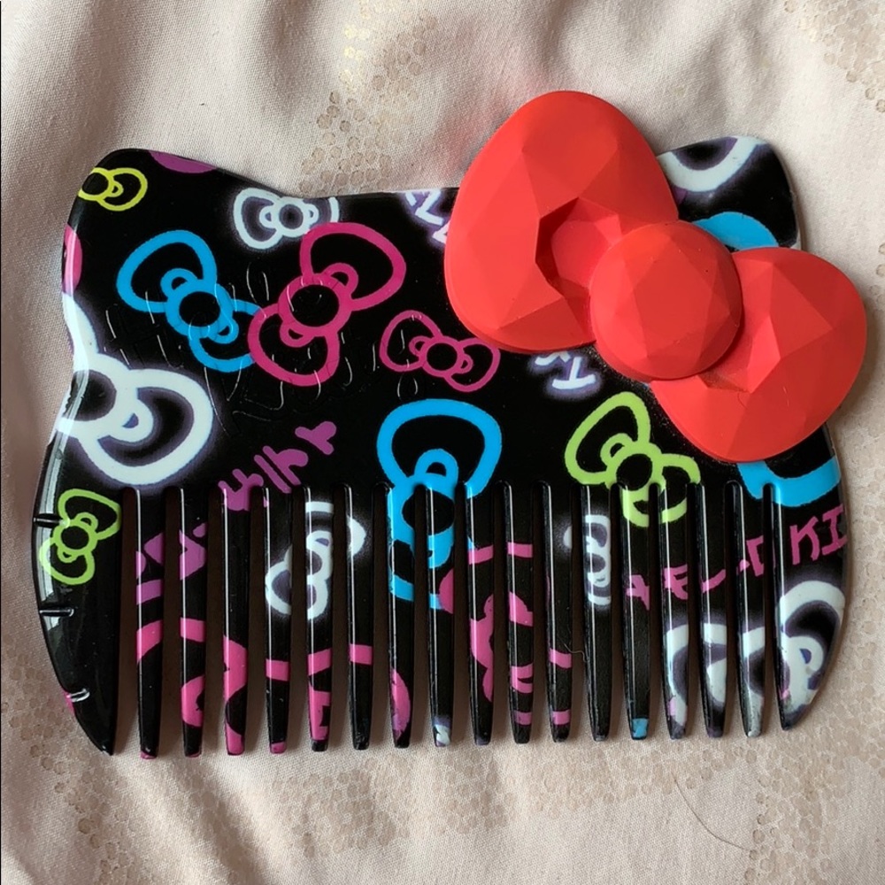 Hello Kitty Graffiti Comb Brush